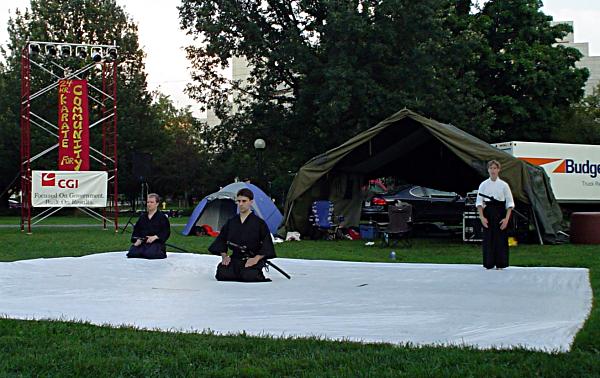 Picture (gal/Iaido/Demonstrations/Karate_pour_Communite_2003/DSC00466.JPG)