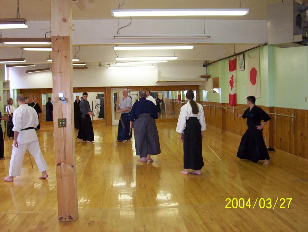 Picture (gal/Iaido/Seminaires/Seminaire_Jodo_Tateyama_2004/100_4671.jpg)