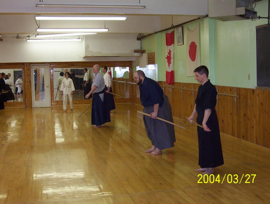 Picture (gal/Iaido/Seminaires/Seminaire_Jodo_Tateyama_2004/100_4683.jpg)