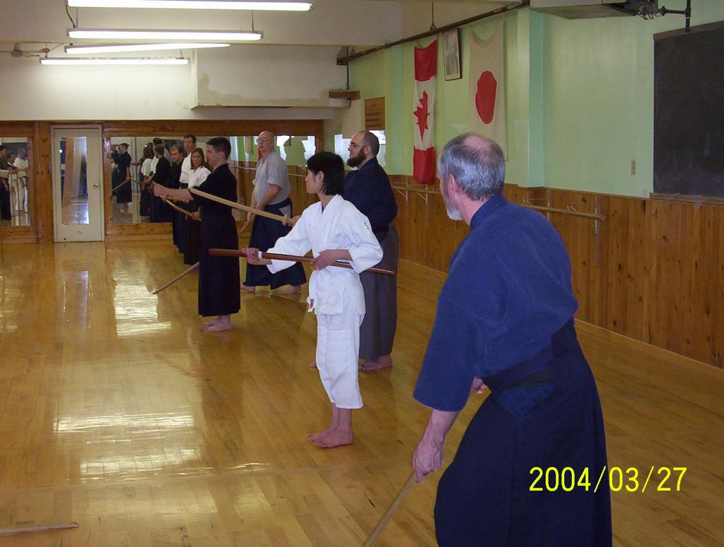 Picture (gal/Iaido/Seminaires/Seminaire_Jodo_Tateyama_2004/100_4687.jpg)