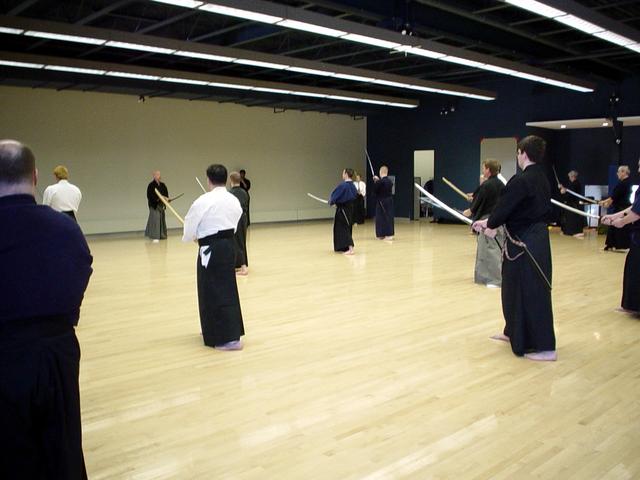 Picture (gal/Iaido/Seminaires/Seminaire_Tameshigiri_2003_avec_Bob_Elder/dsc00172.jpg)